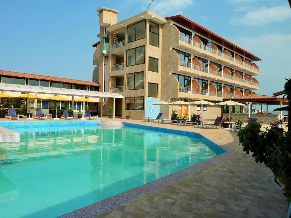Hotel Le Petit Bateau Conakry Bagian luar foto
