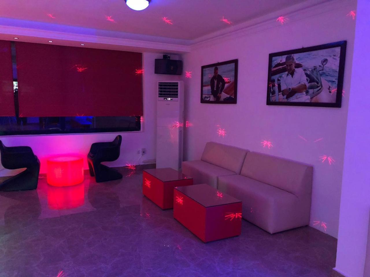 Hotel Le Petit Bateau Conakry Bagian luar foto
