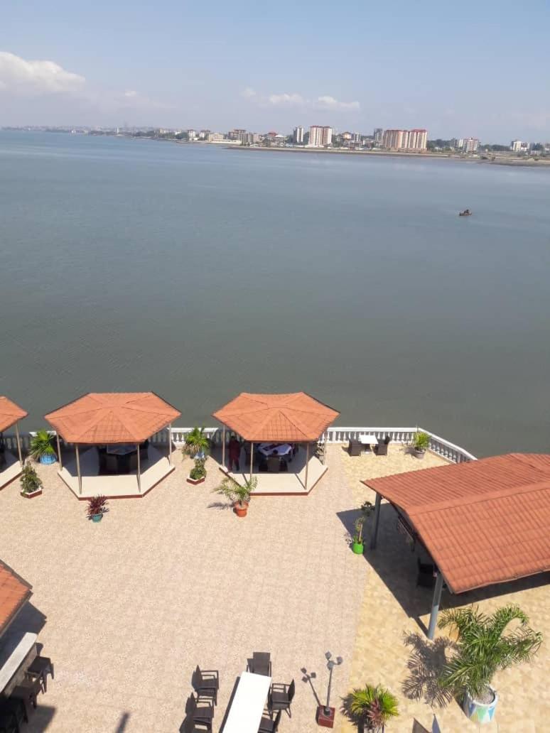 Hotel Le Petit Bateau Conakry Bagian luar foto
